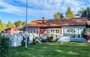 Awesome home in Mönsterås with 4 Bedrooms